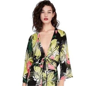 NWT Express Tropical Print Rayon Cropped Tie Front Top Size Small Reg. $49